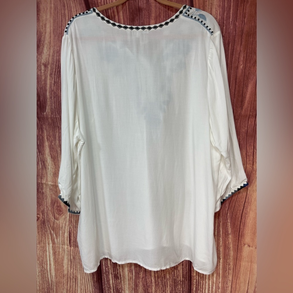 C&C California white and blue floral embroidery boho flowy women’s blouse 1X - Picture 13 of 17